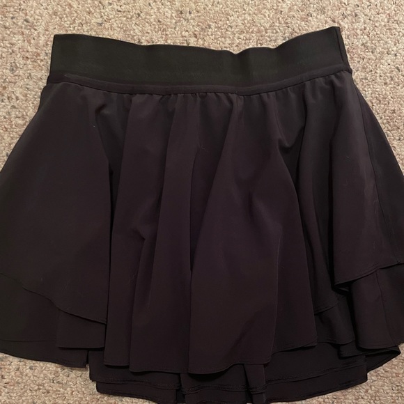 Lululemon Court Revival Skirt 6 tall - Picture 2 of 3